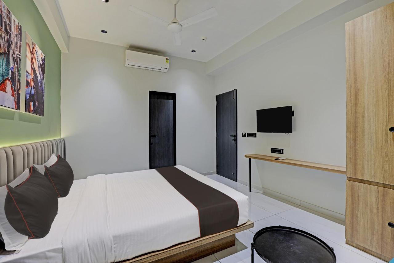 Hotel Lee Platinum Ahmedabad Eksteriør bilde